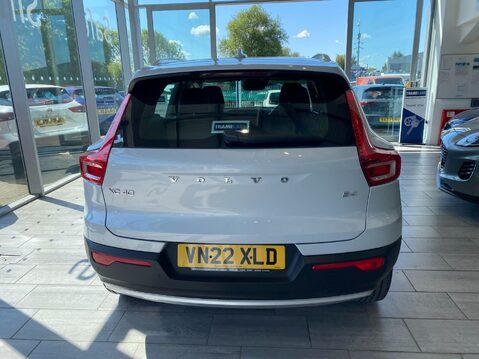 Volvo XC40 2.0 B4 MHEV Inscription Pro DCT Auto Euro 6 (s/s) 5dr 9