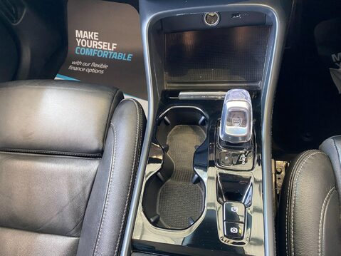 Volvo XC40 2.0 B4 MHEV Inscription Pro DCT Auto Euro 6 (s/s) 5dr 32