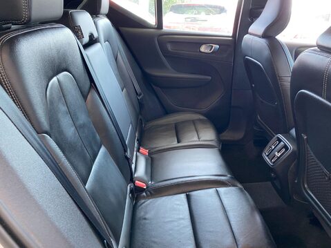 Volvo XC40 2.0 B4 MHEV Inscription Pro DCT Auto Euro 6 (s/s) 5dr 18