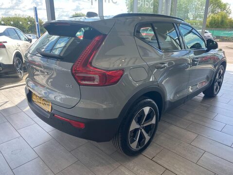 Volvo XC40 2.0 B4 MHEV Plus DCT Auto Euro 6 (s/s) 5dr 8