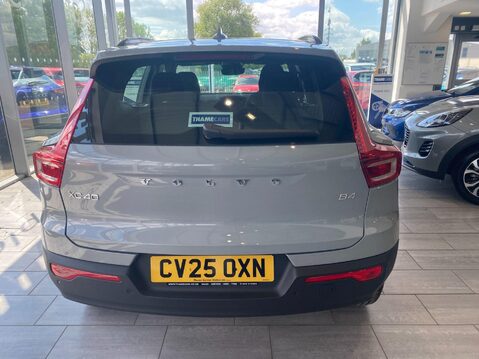 Volvo XC40 2.0 B4 MHEV Plus DCT Auto Euro 6 (s/s) 5dr 9