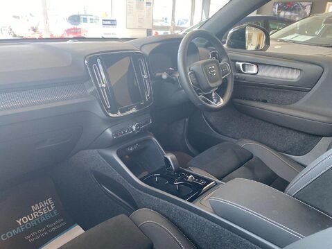 Volvo XC40 2.0 B4 MHEV Plus DCT Auto Euro 6 (s/s) 5dr 17