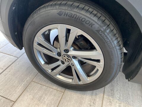 Volkswagen T-Roc 1.5 TSI R-Line DSG Euro 6 (s/s) 5dr 12