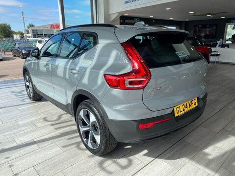 Volvo XC40 2.0 B3 MHEV Plus DCT Auto Euro 6 (s/s) 5dr 8