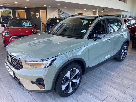 Volvo XC40 2.0 B3 MHEV Plus DCT Auto Euro 6 (s/s) 5dr