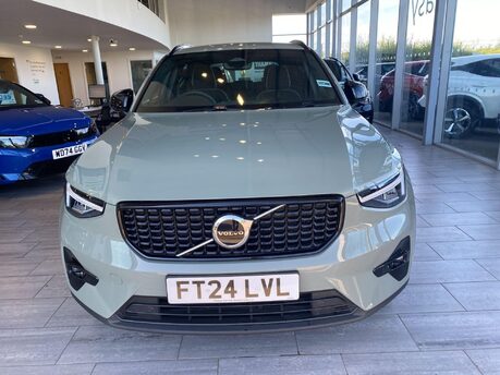 Volvo XC40 2.0 B3 MHEV Plus DCT Auto Euro 6 (s/s) 5dr