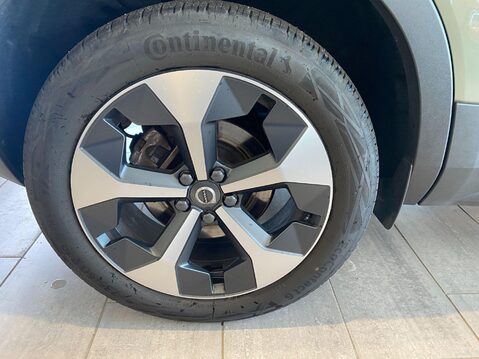 Volvo XC40 2.0 B3 MHEV Plus DCT Auto Euro 6 (s/s) 5dr 6
