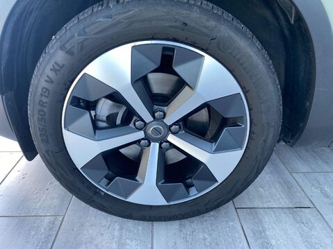 Volvo XC40 2.0 B3 MHEV Plus DCT Auto Euro 6 (s/s) 5dr 14