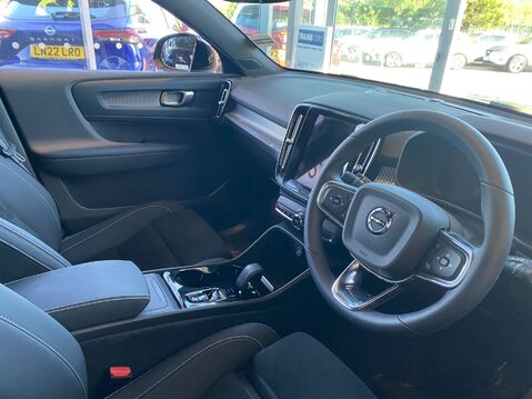 Volvo XC40 2.0 B3 MHEV Plus DCT Auto Euro 6 (s/s) 5dr 21