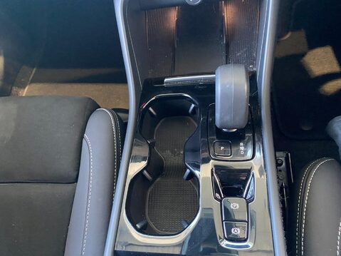 Volvo XC40 2.0 B3 MHEV Plus DCT Auto Euro 6 (s/s) 5dr 31