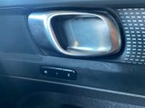 Volvo XC40 2.0 B3 MHEV Plus DCT Auto Euro 6 (s/s) 5dr 33