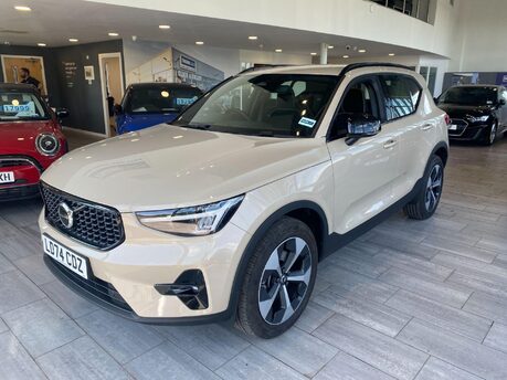 Volvo XC40 2.0 B3 MHEV Plus DCT Auto Euro 6 (s/s) 5dr