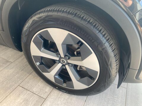 Volvo XC40 2.0 B3 MHEV Plus DCT Auto Euro 6 (s/s) 5dr 11