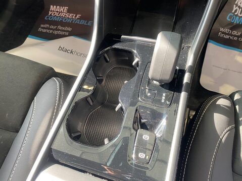 Volvo XC40 2.0 B3 MHEV Plus DCT Auto Euro 6 (s/s) 5dr 32