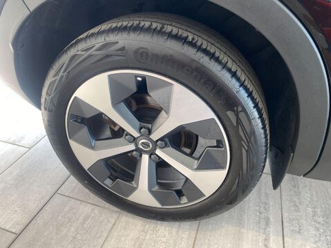 Volvo XC40 2.0 B3 MHEV Plus DCT Auto Euro 6 (s/s) 5dr 12
