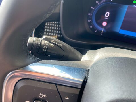 Volvo XC40 2.0 B3 MHEV Plus DCT Auto Euro 6 (s/s) 5dr 26