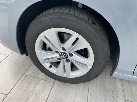 Volkswagen Golf 1.5 TSI Life Euro 6 (s/s) 5dr 9