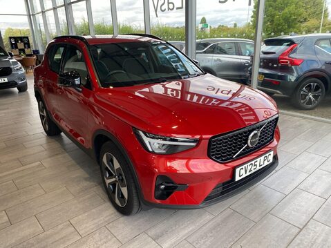 Volvo XC40 2.0 B4 MHEV Plus DCT Auto Euro 6 (s/s) 5dr 3