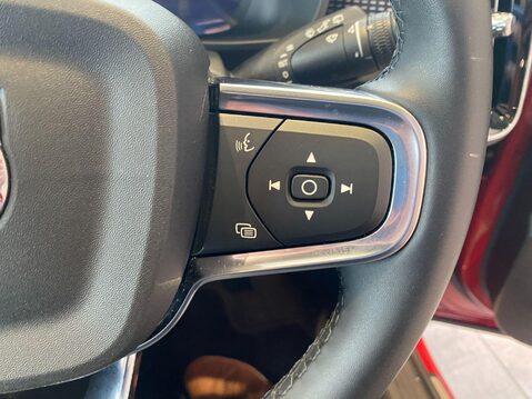 Volvo XC40 2.0 B4 MHEV Plus DCT Auto Euro 6 (s/s) 5dr 24