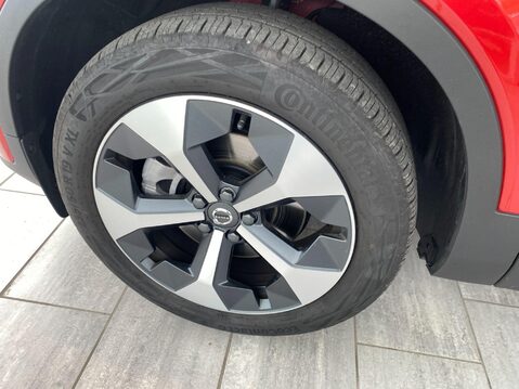 Volvo XC40 2.0 B4 MHEV Plus DCT Auto Euro 6 (s/s) 5dr 10