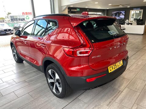 Volvo XC40 2.0 B4 MHEV Plus DCT Auto Euro 6 (s/s) 5dr 8