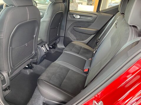 Volvo XC40 2.0 B4 MHEV Plus DCT Auto Euro 6 (s/s) 5dr 18