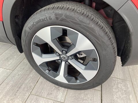 Volvo XC40 2.0 B4 MHEV Plus DCT Auto Euro 6 (s/s) 5dr 9