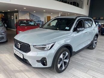 Volvo XC40 2.0 B3 MHEV Plus DCT Auto Euro 6 (s/s) 5dr