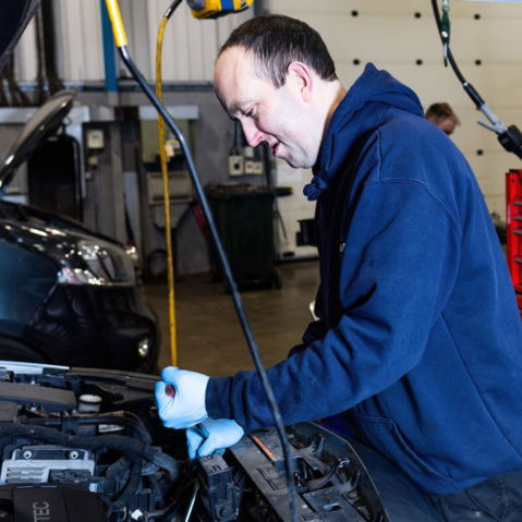 Look after your car the easy way with a Service Plan