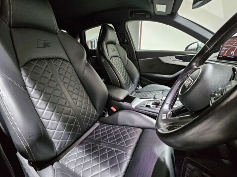 Audi A4 3.0 S4 TFSI Quattro Auto 4WD 4dr 31