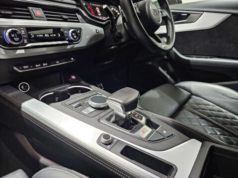 Audi A4 3.0 S4 TFSI Quattro Auto 4WD 4dr 33