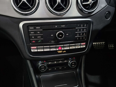 Mercedes-Benz GLA 2.1 GLA 220 AMG Line Premium+ D 4Matic Auto 4WD 5dr 16