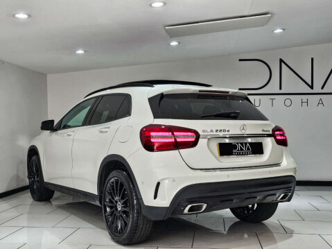 Mercedes-Benz GLA 2.1 GLA 220 AMG Line Premium+ D 4Matic Auto 4WD 5dr 13