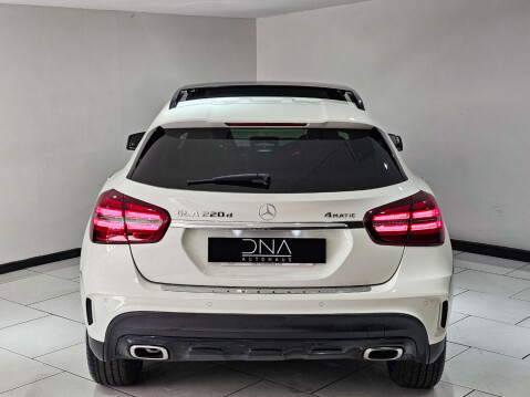 Mercedes-Benz GLA 2.1 GLA 220 AMG Line Premium+ D 4Matic Auto 4WD 5dr 31