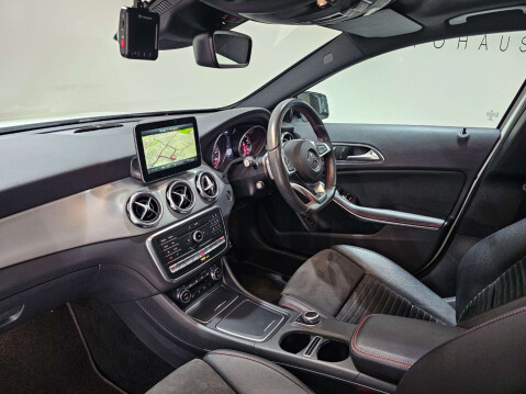 Mercedes-Benz GLA 2.1 GLA 220 AMG Line Premium+ D 4Matic Auto 4WD 5dr 44