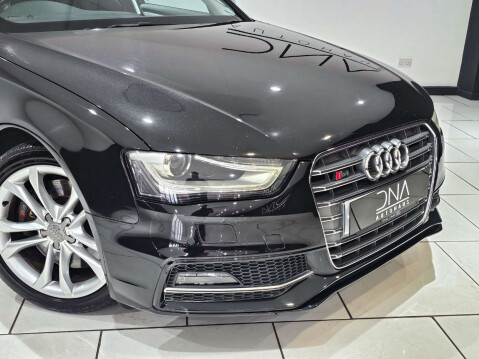 Audi A4 3.0 S4 TFSI Quattro Auto 4WD 4dr 40