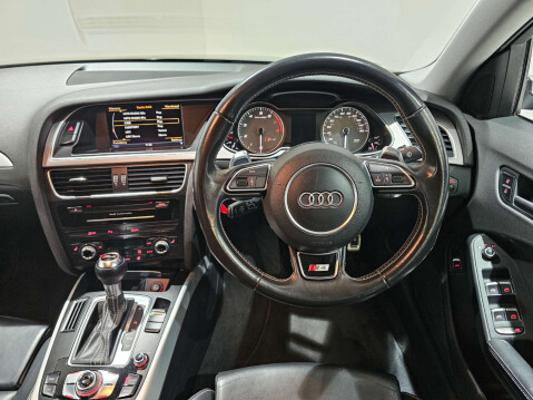 Audi A4 3.0 S4 TFSI Quattro Auto 4WD 4dr 29