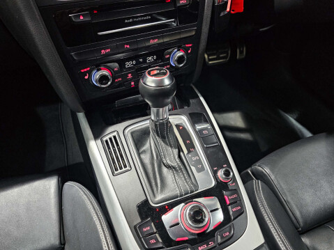 Audi A4 3.0 S4 TFSI Quattro Auto 4WD 4dr 31