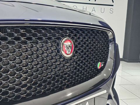 Jaguar F-Pace 3.0 F-PACE V6 S AWD D Auto 4WD 5dr 23