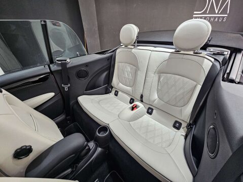 Mini Convertible 2.0 Cooper S Exclusive Auto 2dr 38