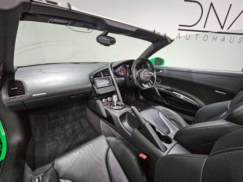 Audi R8 5.2 R8 Spyder Quattro V10 Semi-Auto 4WD 2dr 5