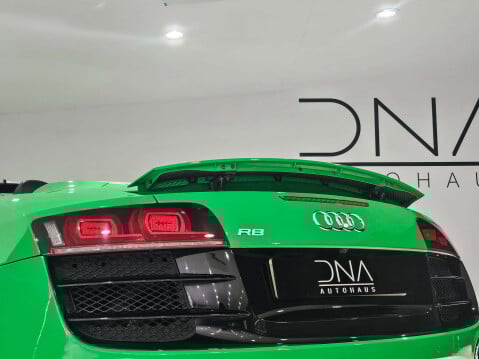Audi R8 5.2 R8 Spyder Quattro V10 Semi-Auto 4WD 2dr 16