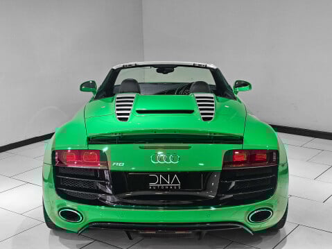 Audi R8 5.2 R8 Spyder Quattro V10 Semi-Auto 4WD 2dr 18