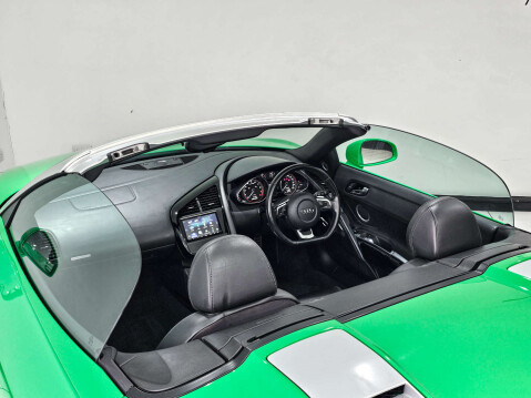 Audi R8 5.2 R8 Spyder Quattro V10 Semi-Auto 4WD 2dr 22