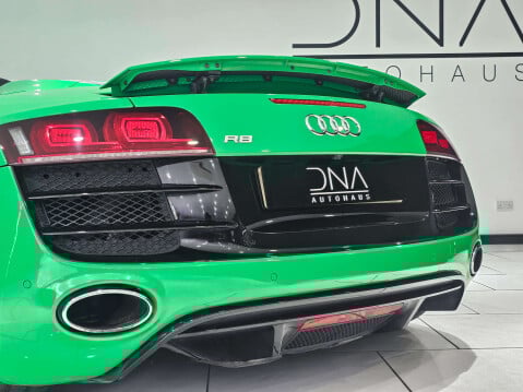 Audi R8 5.2 R8 Spyder Quattro V10 Semi-Auto 4WD 2dr 30