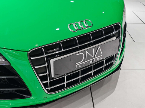 Audi R8 5.2 R8 Spyder Quattro V10 Semi-Auto 4WD 2dr 42