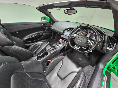 Audi R8 5.2 R8 Spyder Quattro V10 Semi-Auto 4WD 2dr 48