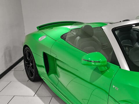Audi R8 5.2 R8 Spyder Quattro V10 Semi-Auto 4WD 2dr 61