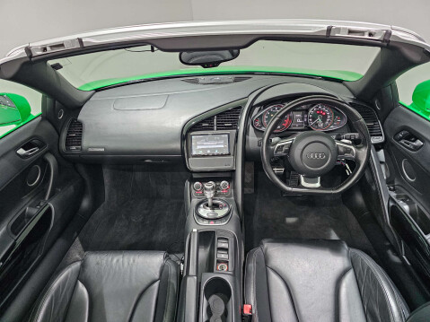 Audi R8 5.2 R8 Spyder Quattro V10 Semi-Auto 4WD 2dr 6