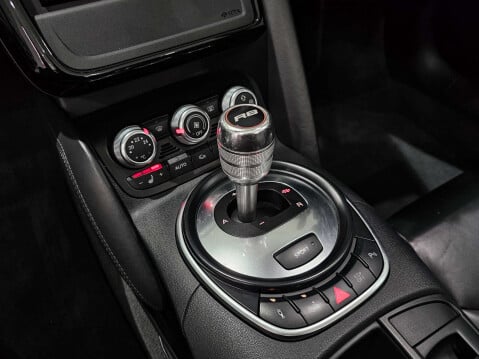 Audi R8 5.2 R8 Spyder Quattro V10 Semi-Auto 4WD 2dr 8